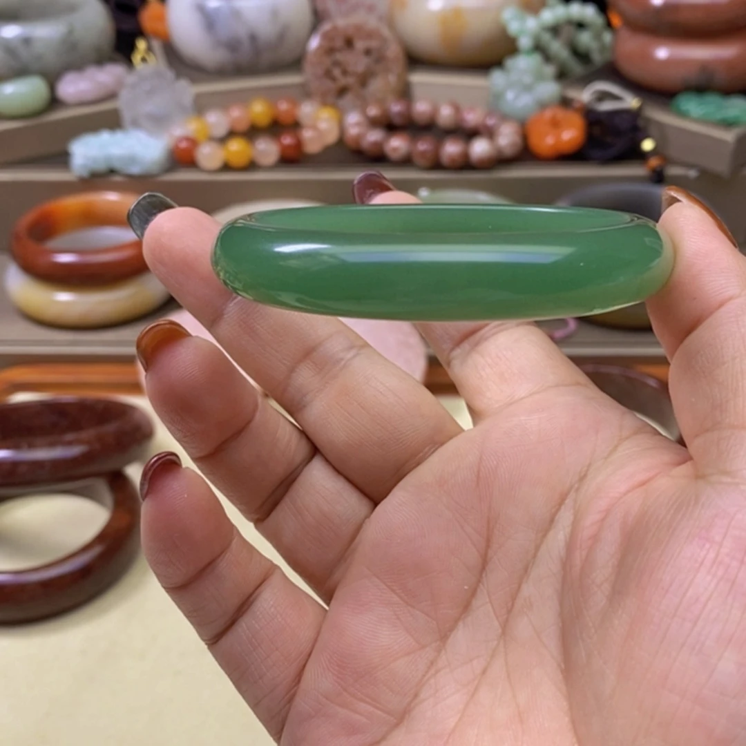 【闪购商品】未镶嵌手镯石英岩玉刁****来