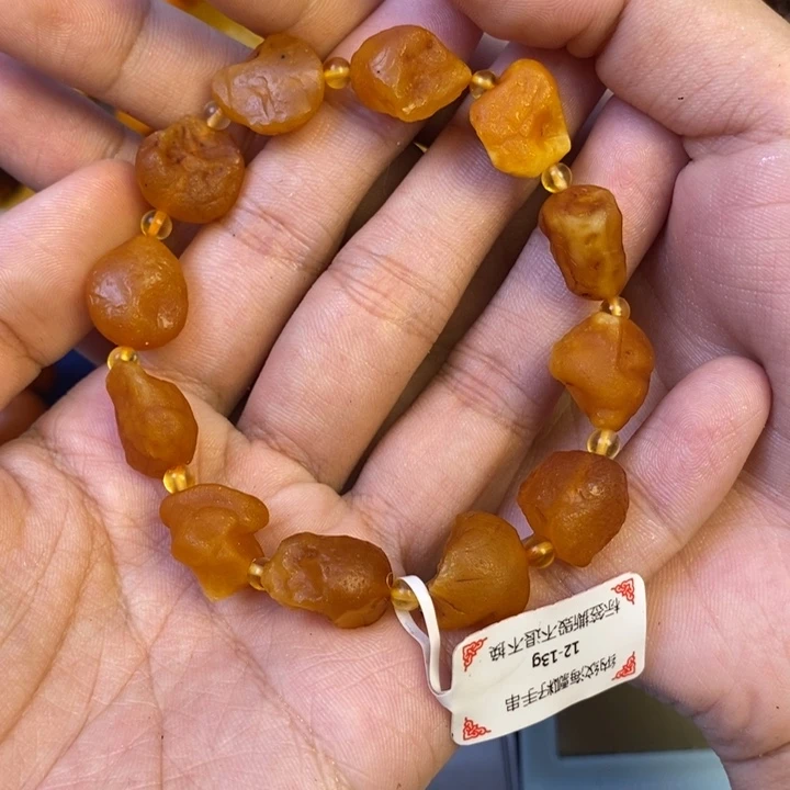 未镶嵌琥珀珠宝奇石