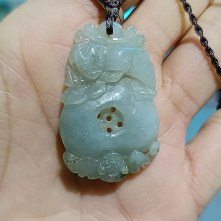 翡翠颈饰未镶嵌吊坠