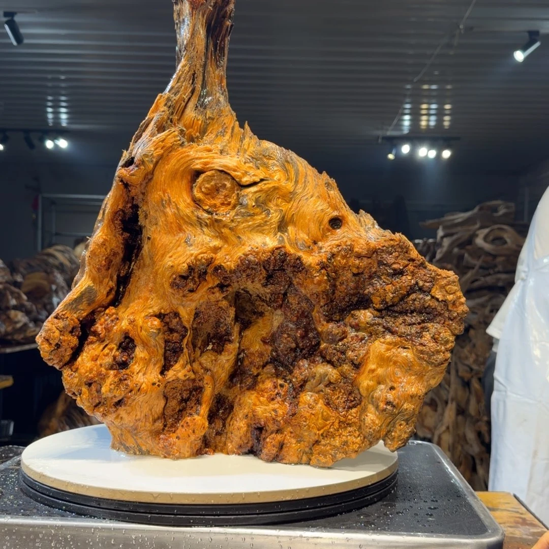 烹***师木王一刀琥珀木摆件103