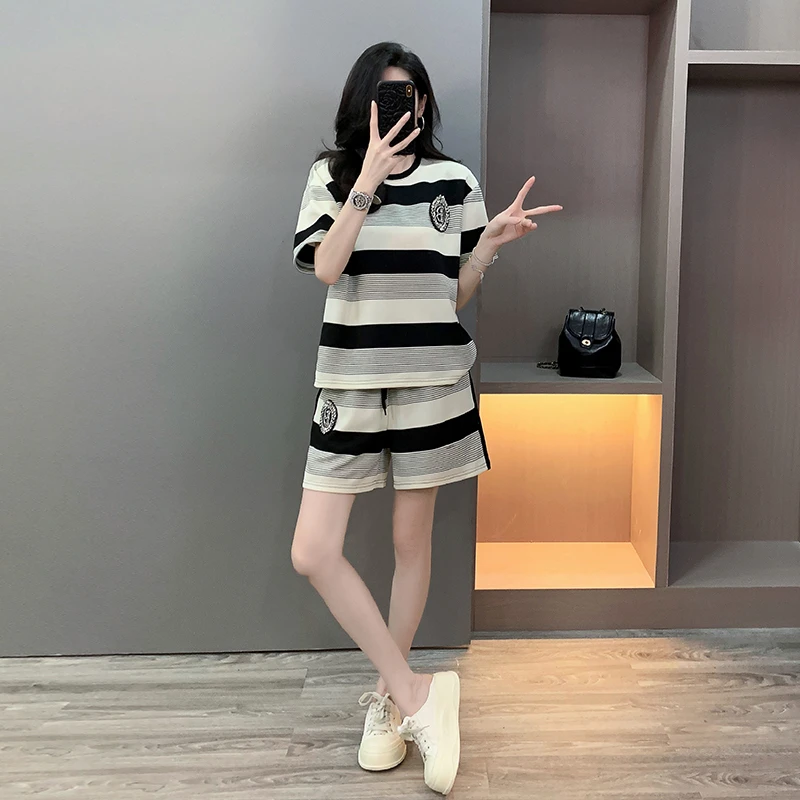 网红条纹休闲运动套装女夏季减龄潮流百搭显瘦洋气短袖短裤两件套