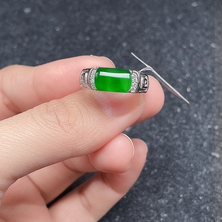 翡翠戒指银S925镶嵌豪*佬天然a货翡翠没运费险2728