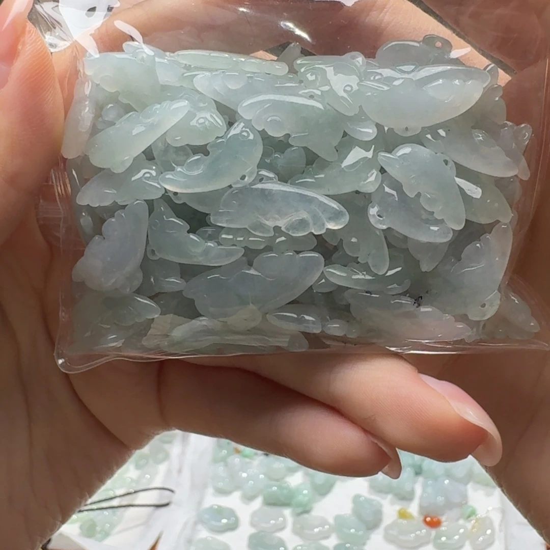 未镶嵌挂件翡翠福利1个，不包邮，拍邮费发货