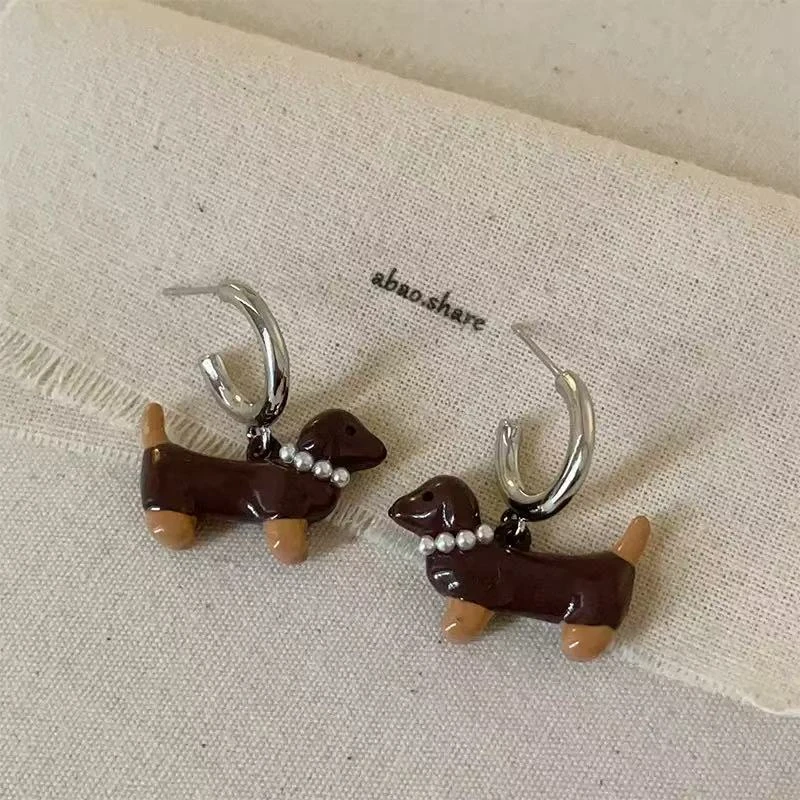 铜合金耳饰 萌趣可爱腊肠狗耳钉个性精致优雅百搭耳环耳饰
