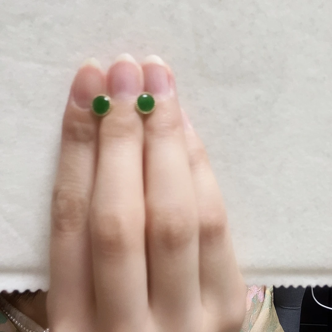 翡翠耳饰18K金镶嵌简单