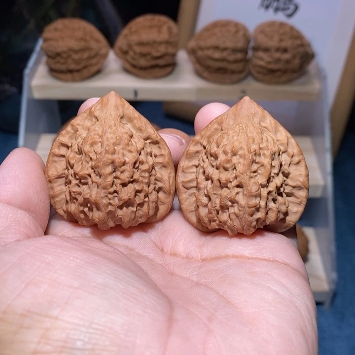 文玩核桃吊坠全品朱雀