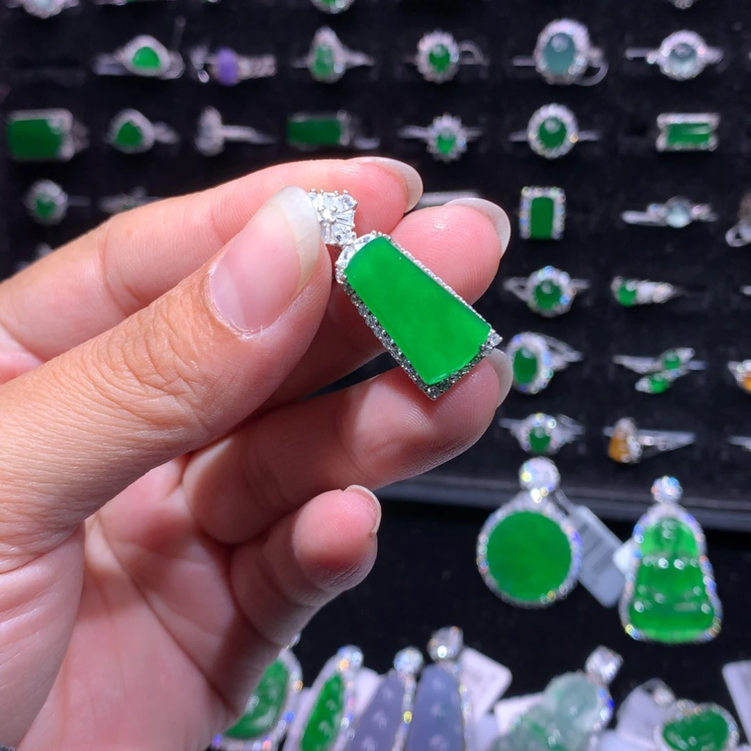 翡翠银S925镶嵌颈饰翡翠