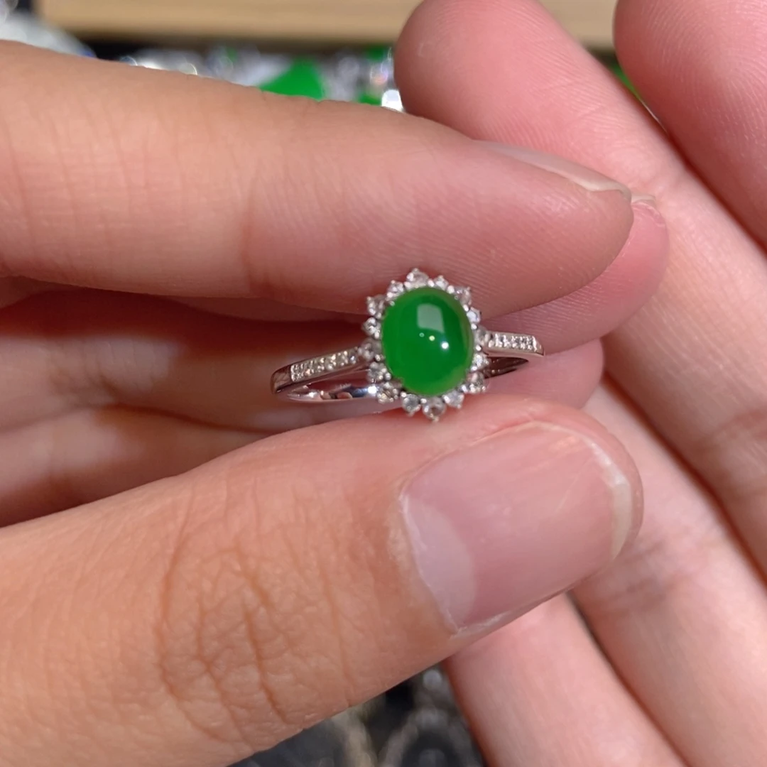 翡翠18K金镶嵌戒指天然缅甸A货翡翠