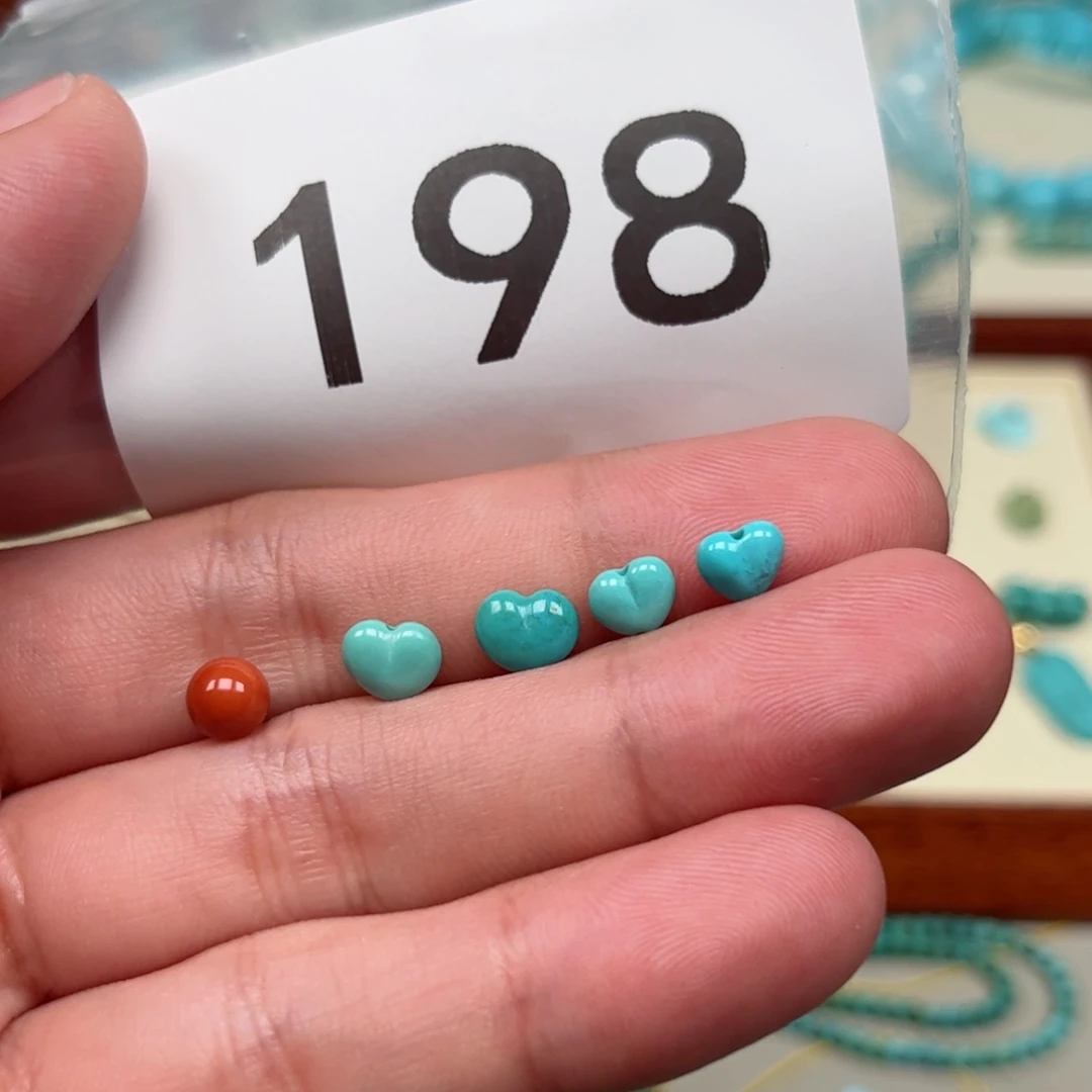 南红玛瑙未镶嵌珠宝奇石