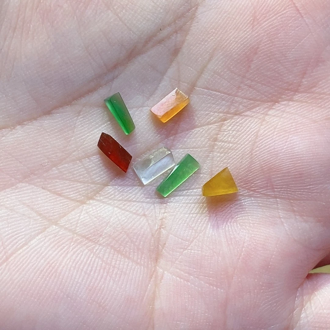 翡翠颈饰未镶嵌鸿*翡翠