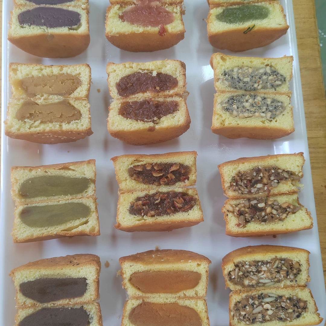 临颍特产蛋糕月饼五仁红枣蛋黄混合多口味网红老式糕点