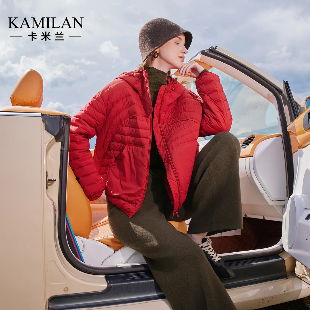 卡米兰红色羽绒服女2025冬季新款宽松短款保暖白鸭绒羽绒外套连帽
