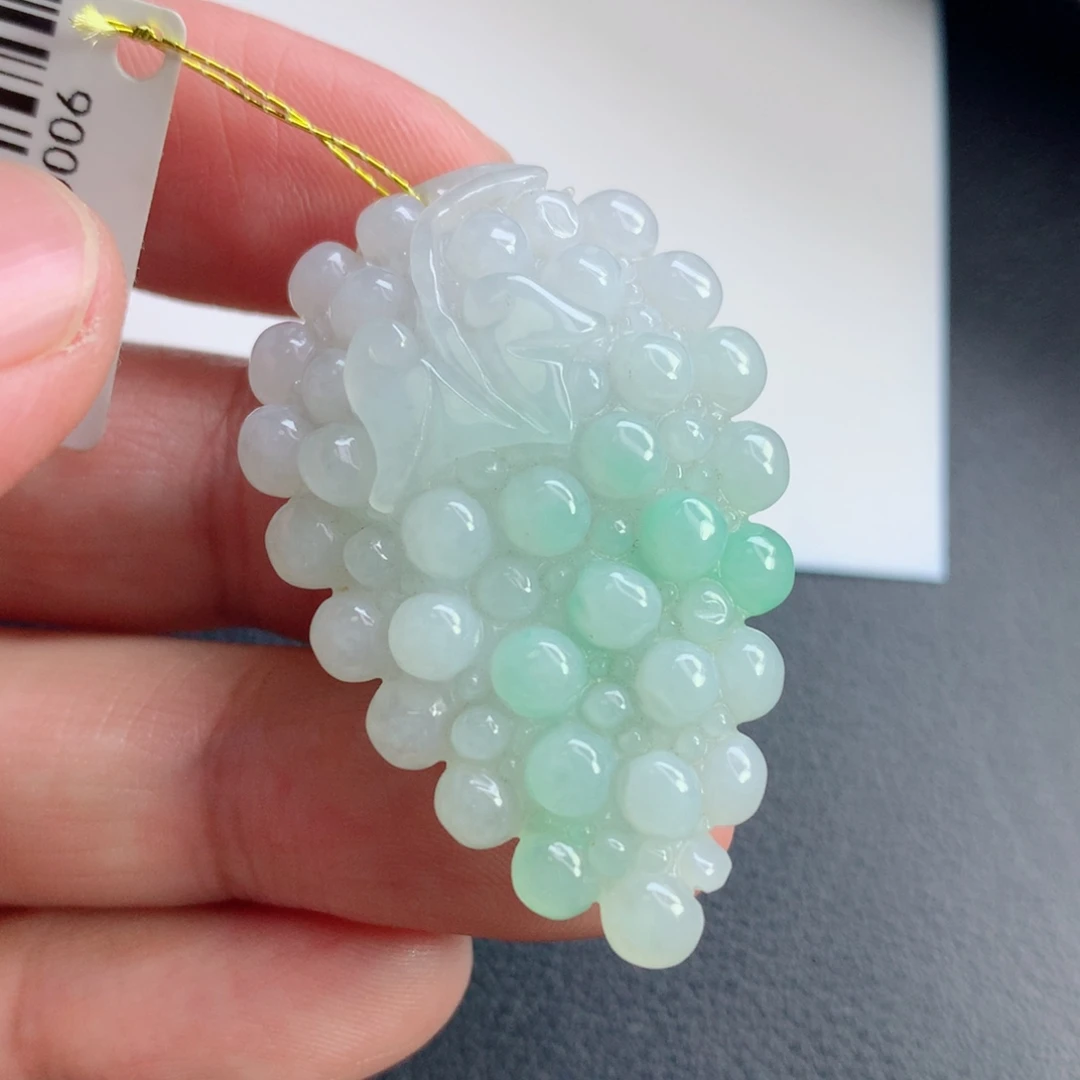 颈饰未镶嵌翡翠葡萄