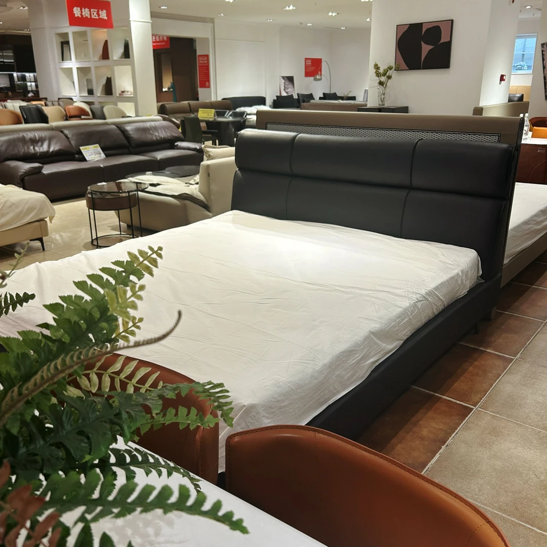 哥特卧室舒适头层牛皮大床简约双人轻奢大床6601