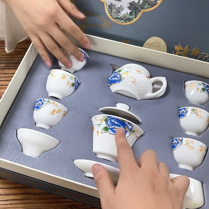 孤品茶具套装等。