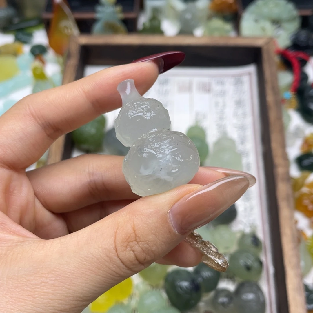 蛇纹石玉颈饰未镶嵌日****城