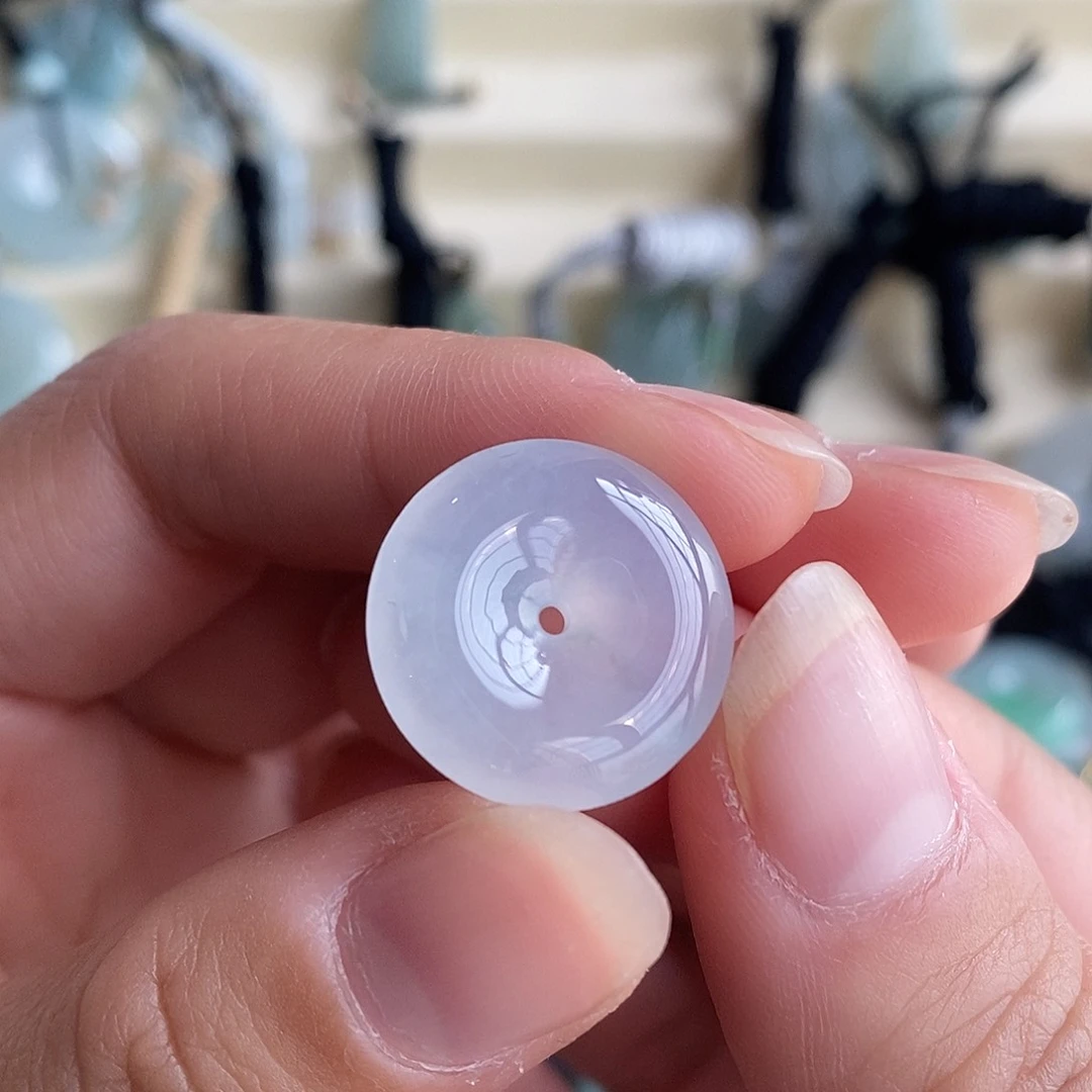 翡翠颈饰未镶嵌翡翠首饰