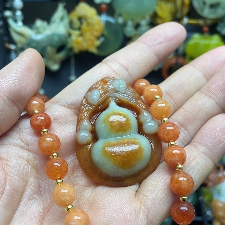 未镶嵌蛇纹石玉颈饰