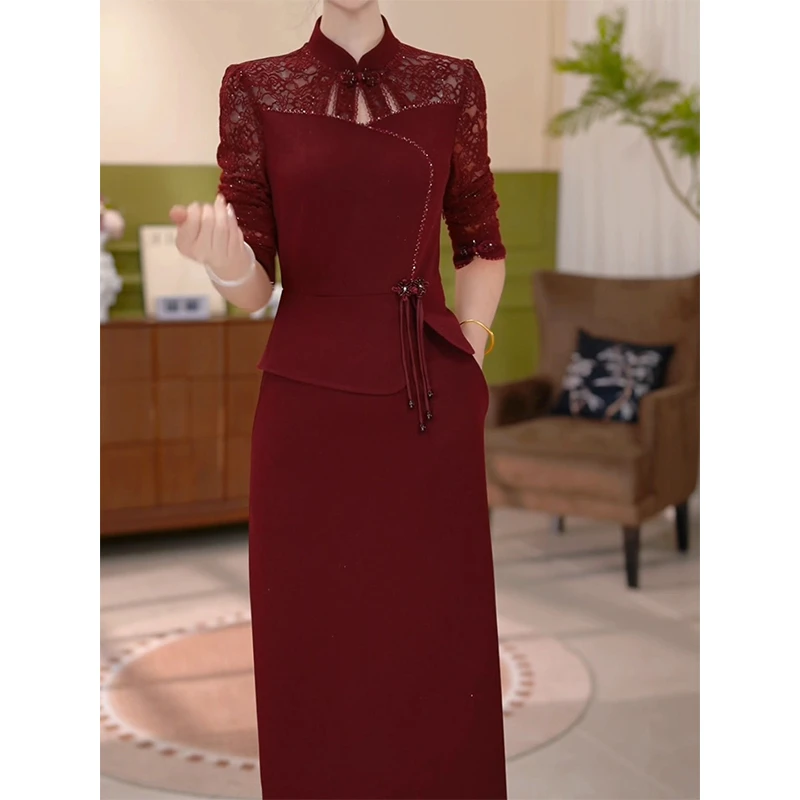 拉夏贝尔设计感婚宴修身刺绣连衣裙2025秋季新款高端镂空中长裙子