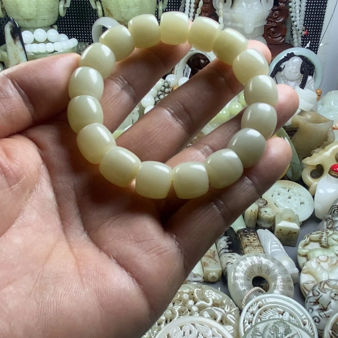 万***意和田玉（糖玉）未镶嵌颈饰