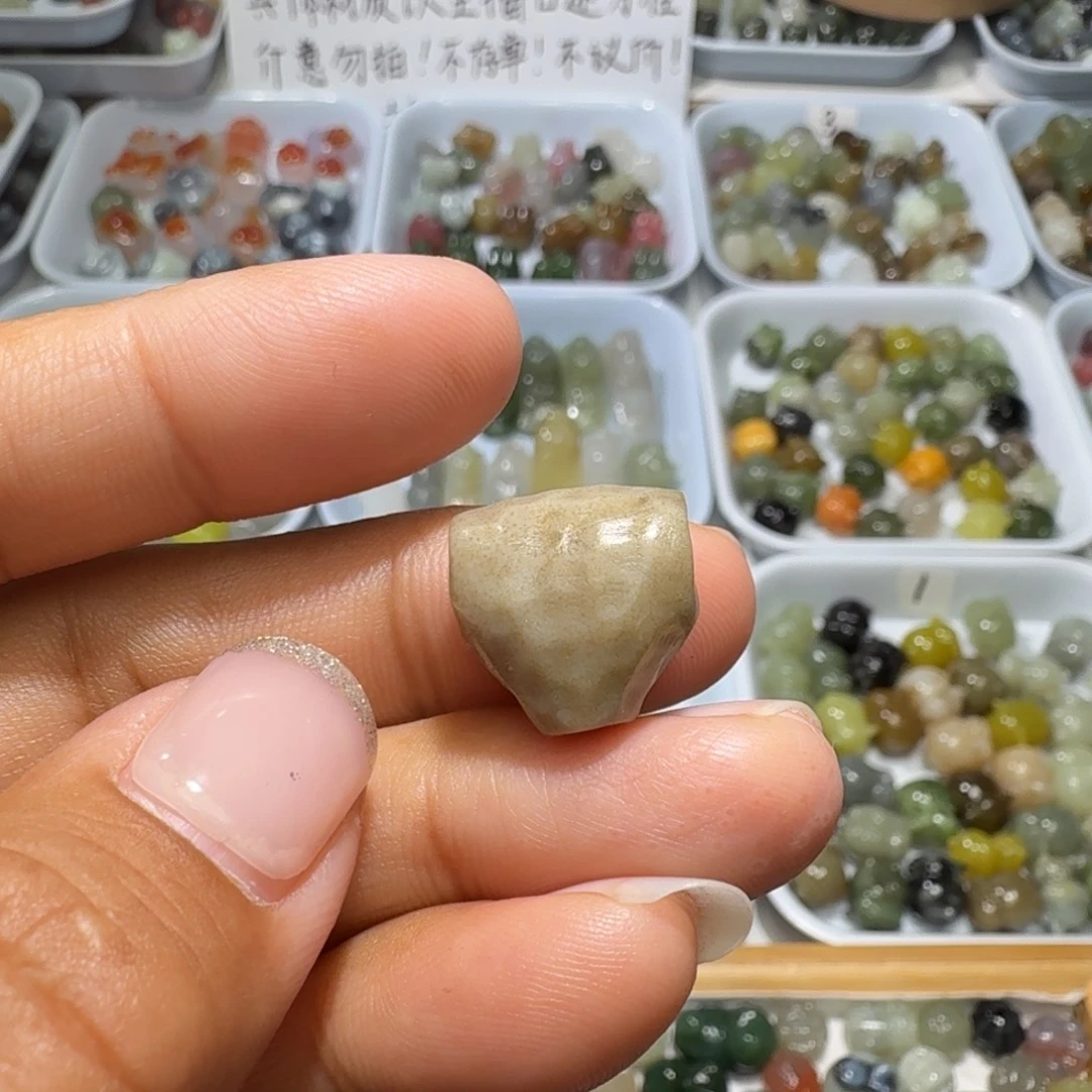 和田玉未镶嵌珠宝奇石