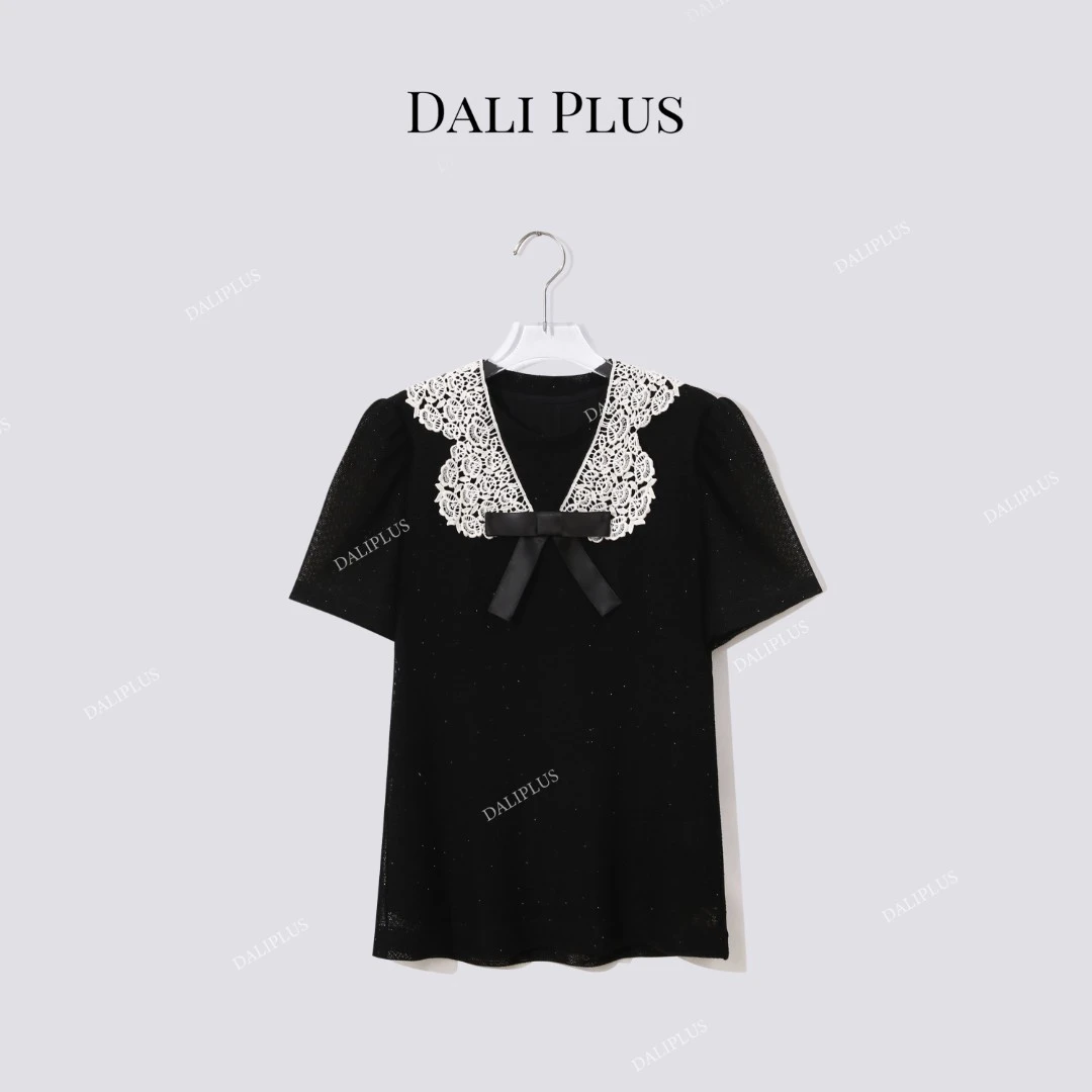 DALI PLUS“蝴蝶结与Macramè蕾丝翻领”网纱撒银T恤-D5LT2118