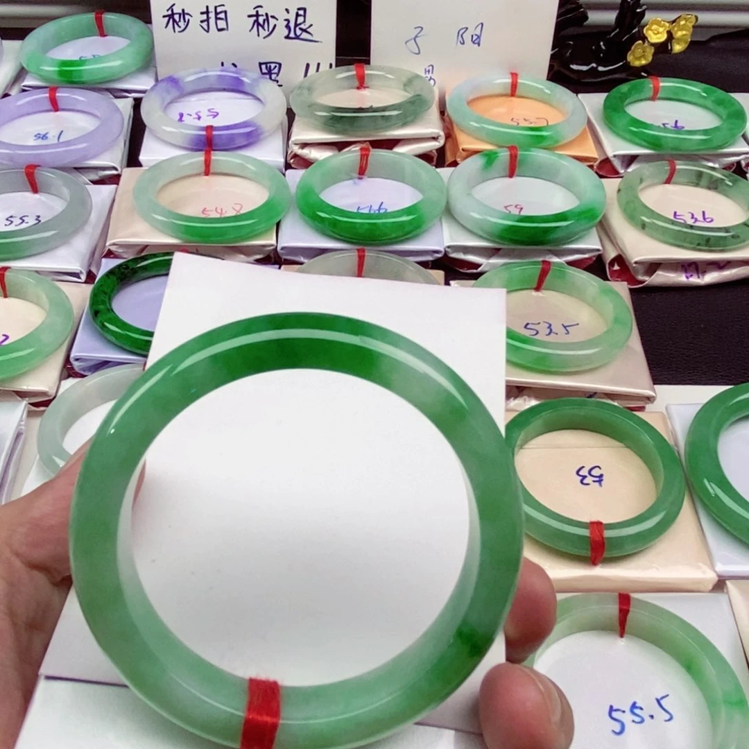 翡翠手镯未镶嵌手镯