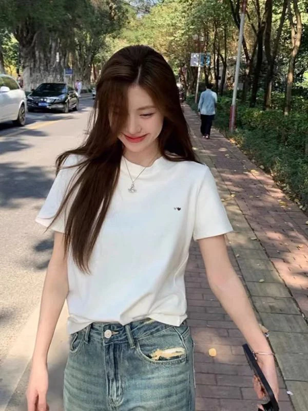 宽松宽松型短袖休闲风刺绣T恤