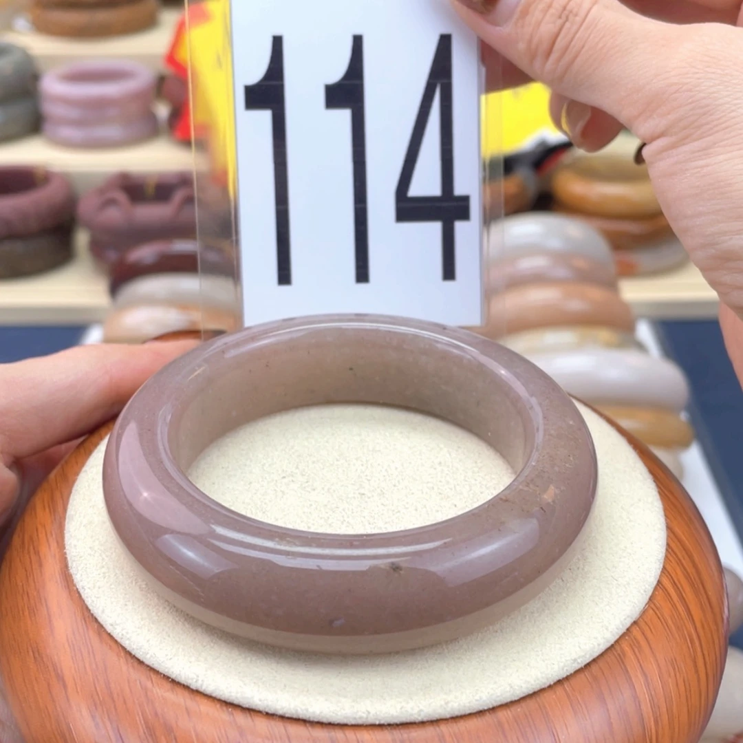 【闪购商品】石英质玉手镯未镶嵌