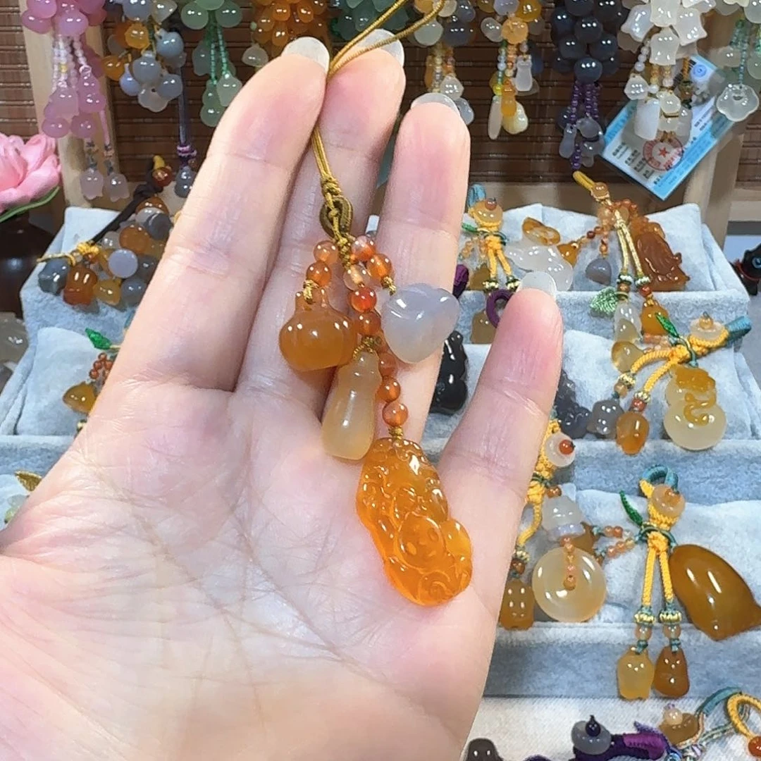 玛瑙/玉髓钥匙扣福利款料子是通货料子带有包容点未镶嵌