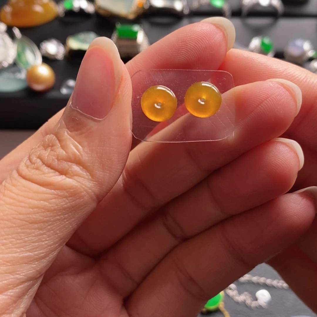 翡翠未镶嵌颈饰缅甸