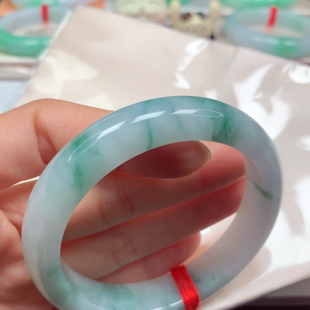 翡翠未镶嵌手镯冰胶底飘蓝花5657