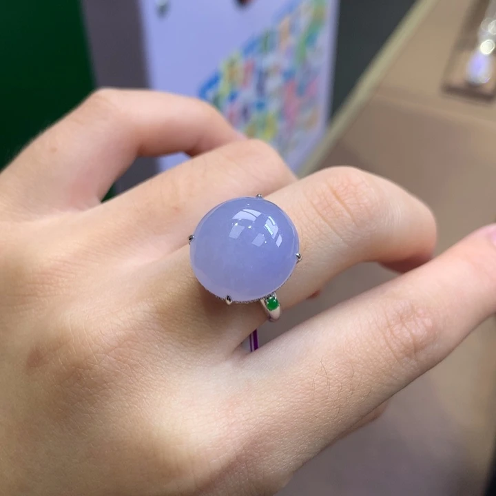 翡翠18K金镶嵌颈饰翡翠