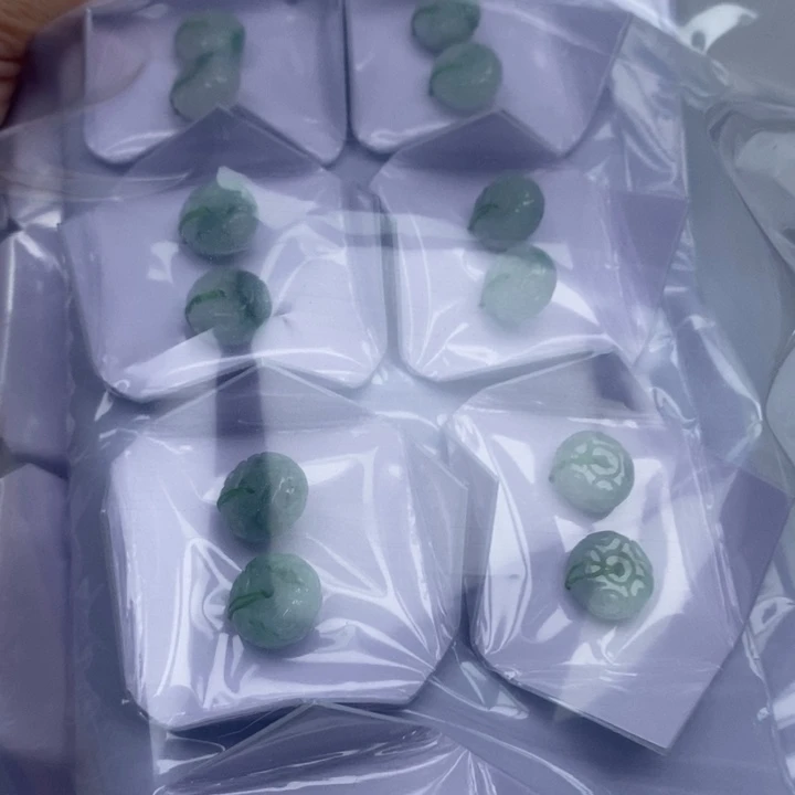 玲***️颈饰未镶嵌翡翠翡翠