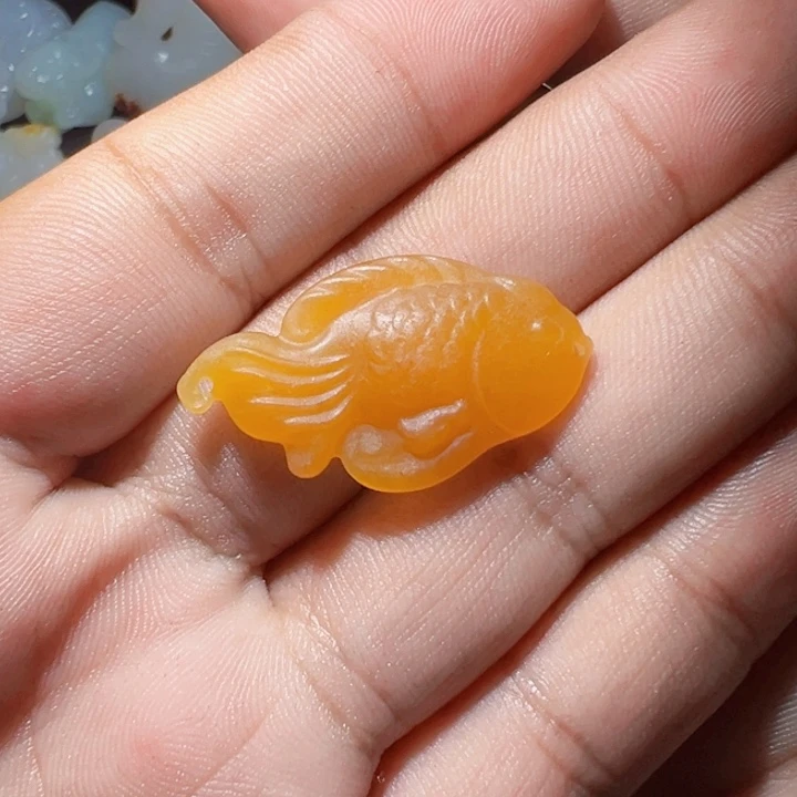 颈饰未镶嵌和田玉（糖玉）