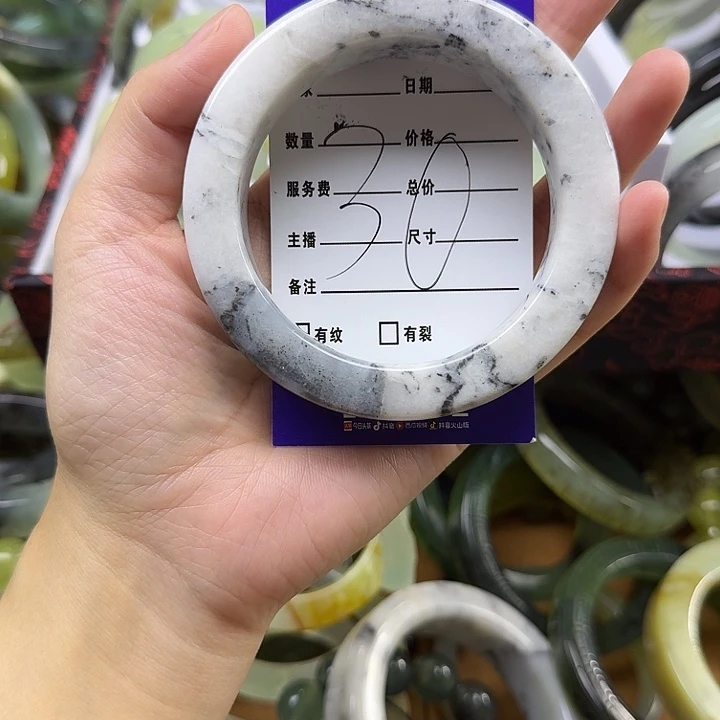 啊***~蛇纹石玉未镶嵌手镯