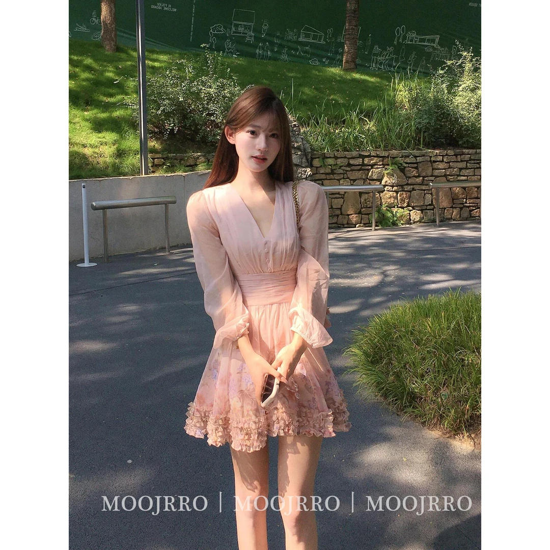 碎花V领长袖连衣裙女早秋温柔气质欲收腰显瘦木秋冬法式V领显瘦