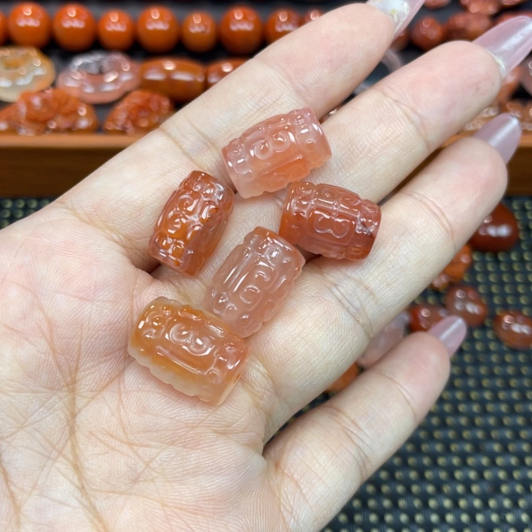 南红玛瑙未镶嵌颈饰桶珠