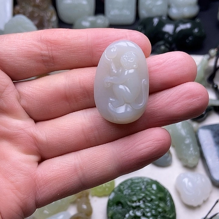 未镶嵌和田玉挂件