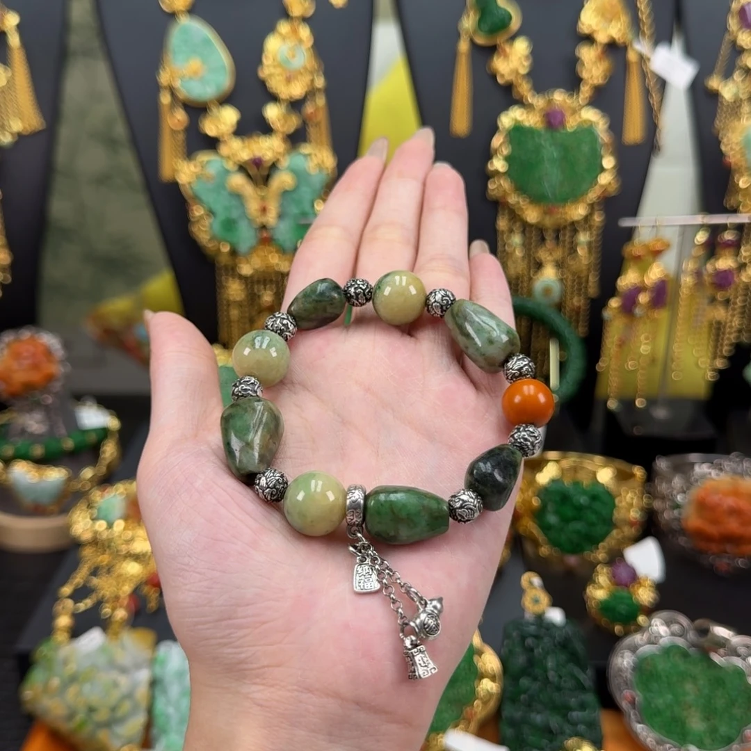 翡翠未镶嵌颈饰福利手串