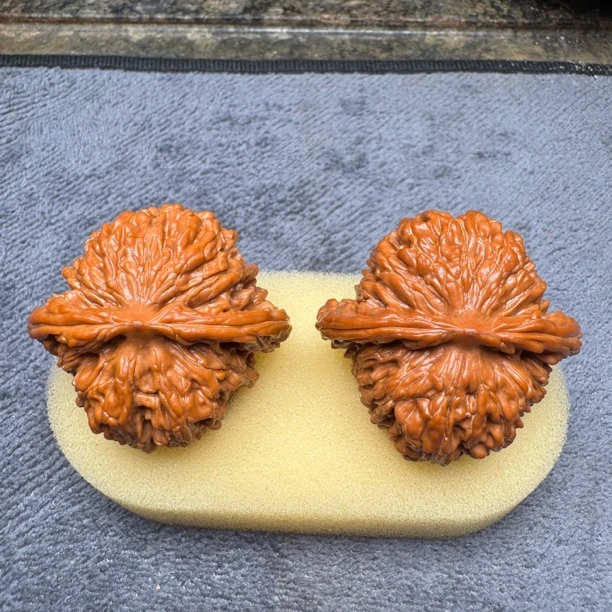 精品文玩核桃四座楼手把件