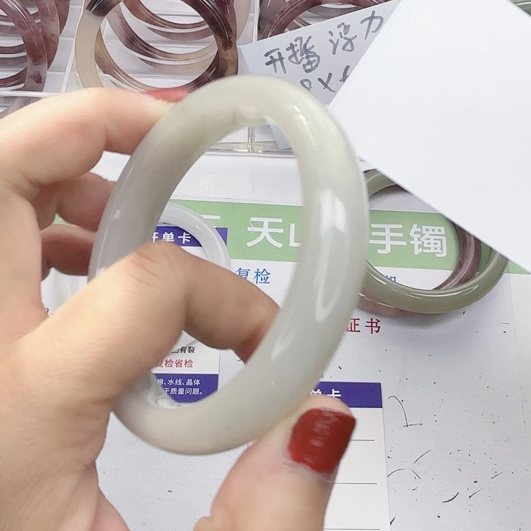 石英质玉未镶嵌手镯25-6059