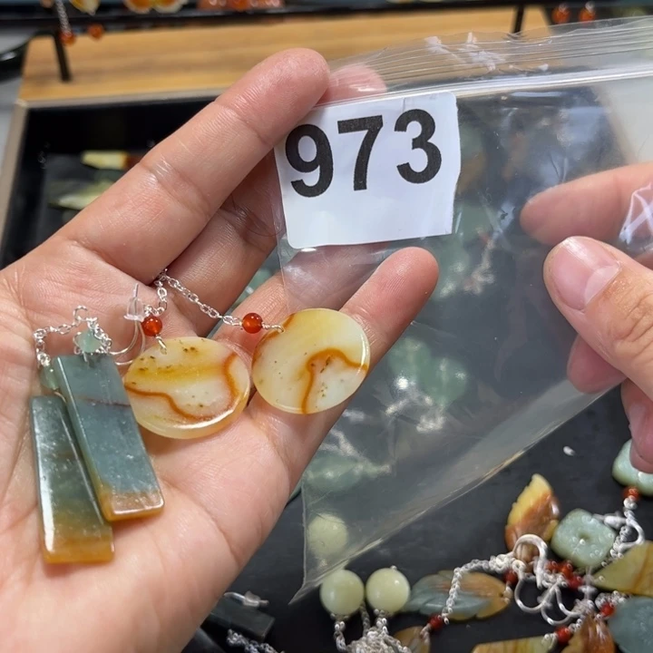 蛇纹石玉合金耳饰清*
