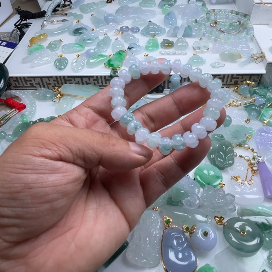 翡翠未镶嵌颈饰翡翠莲花手串