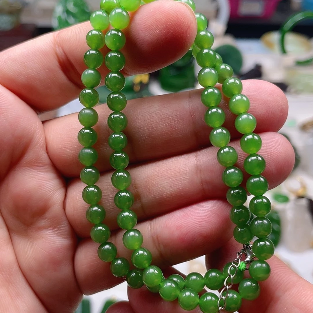 颈饰未镶嵌和田玉（碧玉）