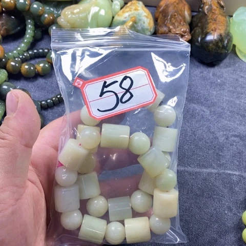 未镶嵌蛇纹石玉手链