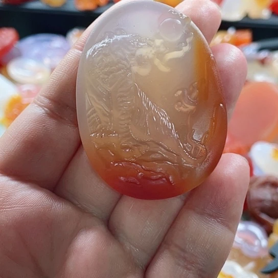 玛瑙/玉髓颈饰未镶嵌M****y
