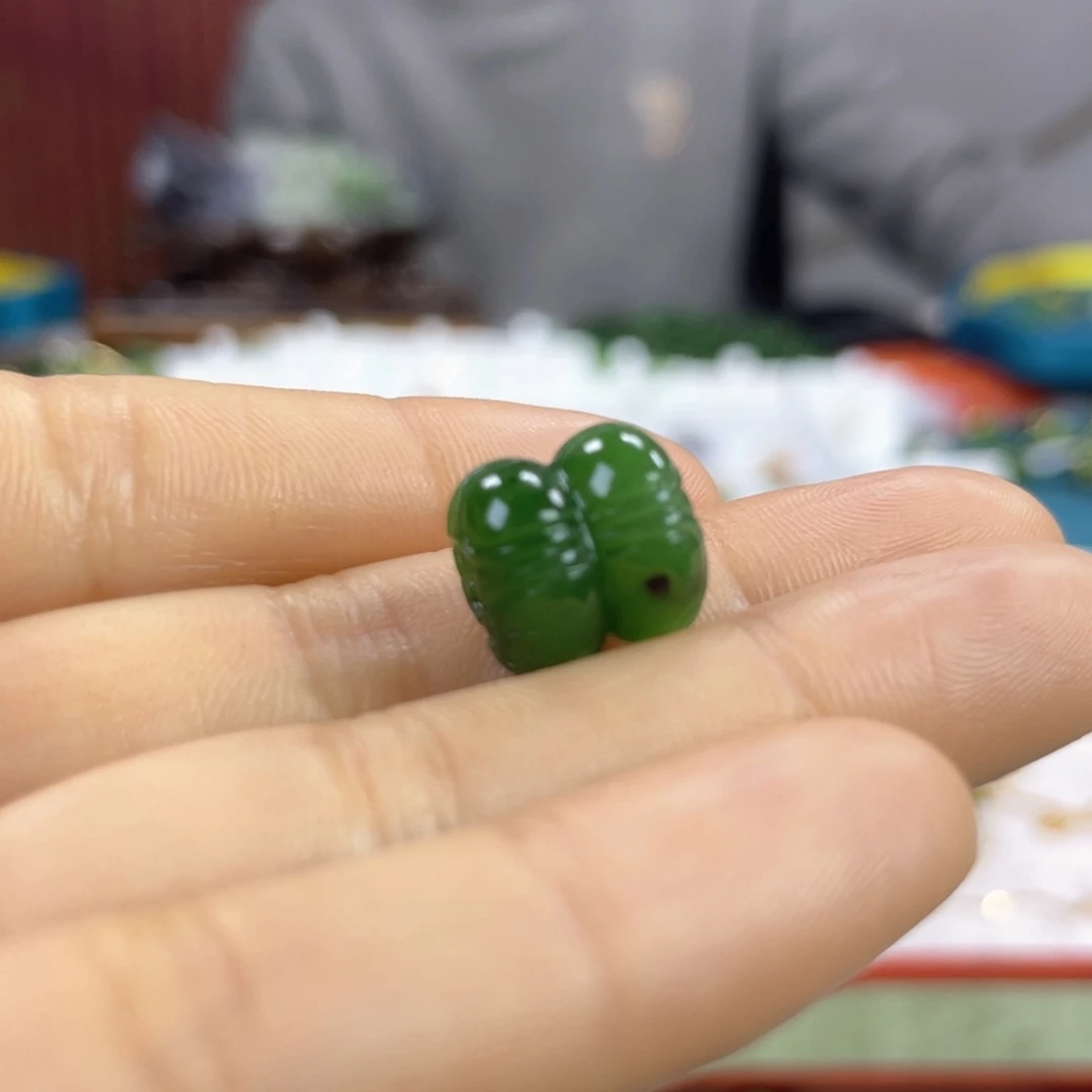 和田玉颈饰未镶嵌杨