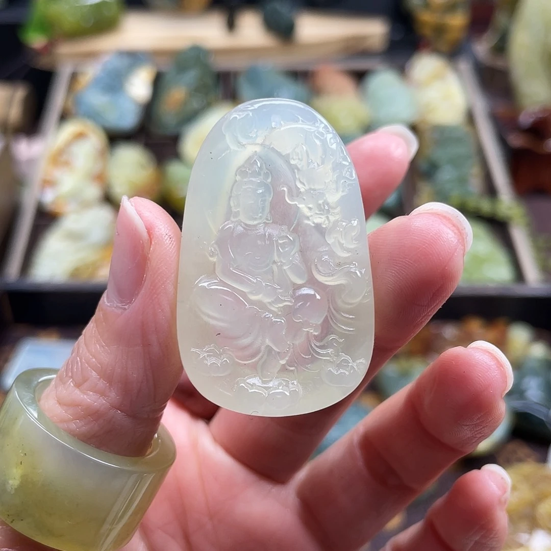 蛇纹石玉颈饰未镶嵌岫玉观音20有黑点