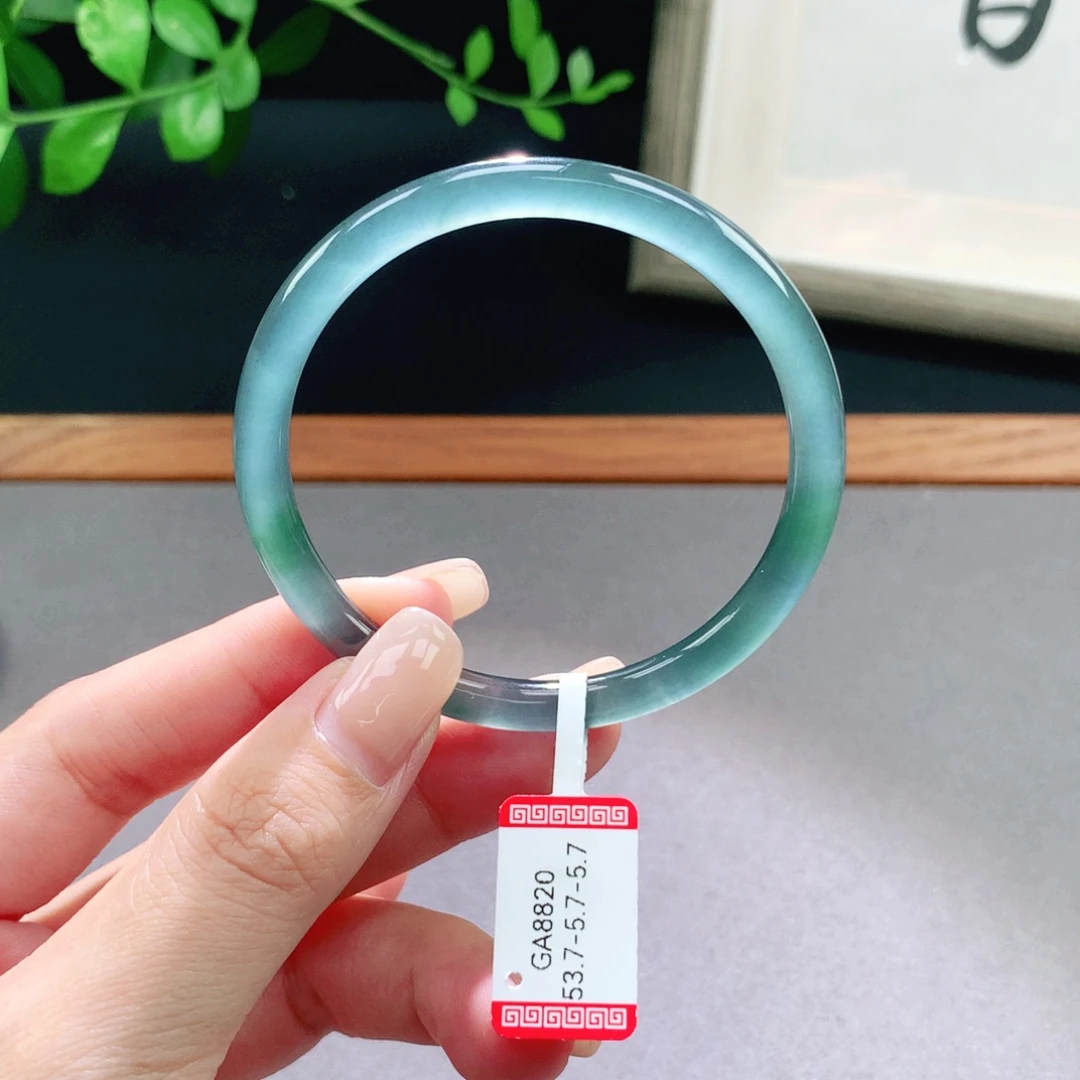 翡翠手镯未镶嵌天然